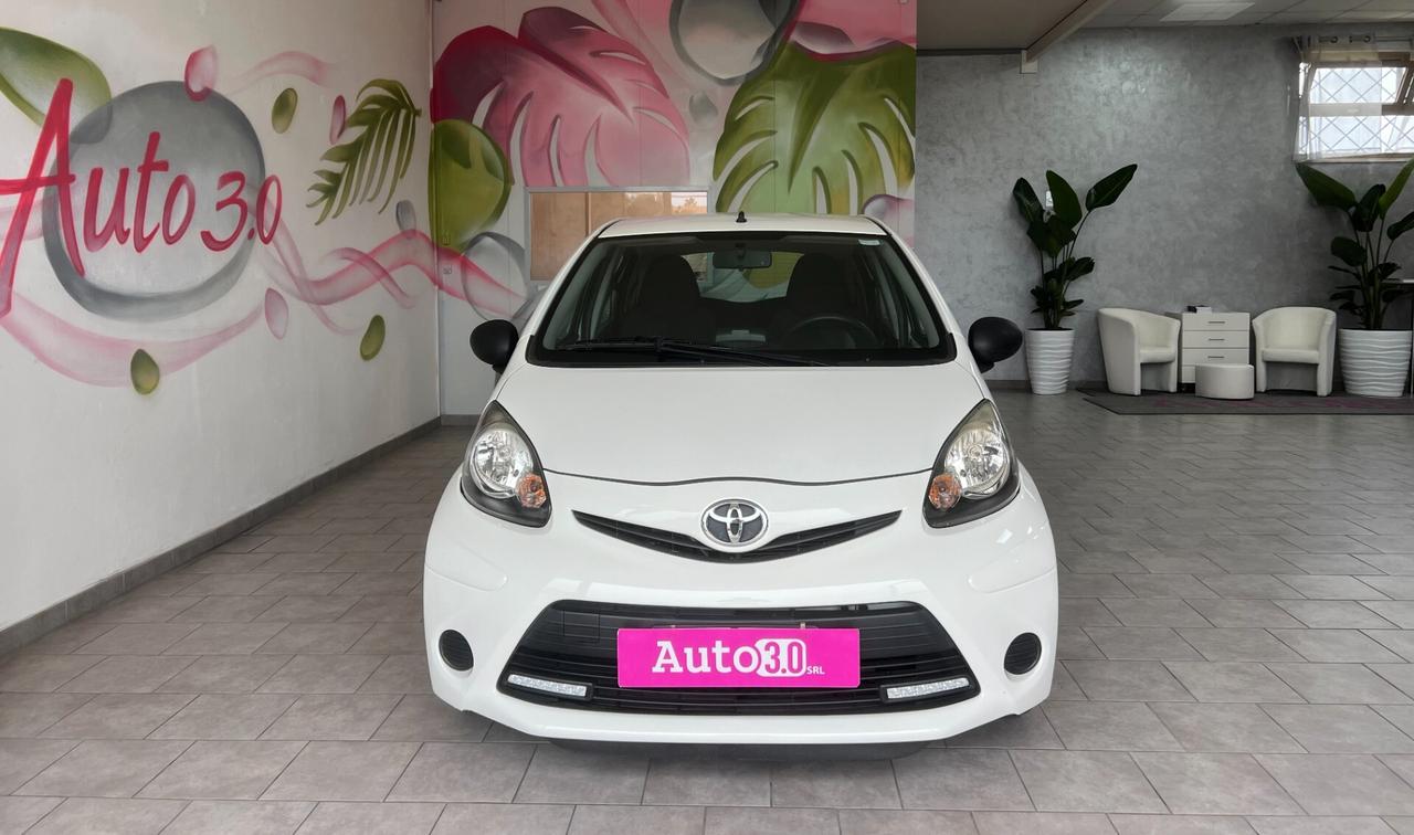 Toyota Aygo 1.0 12V VVT-i 5 porte Lounge Connect