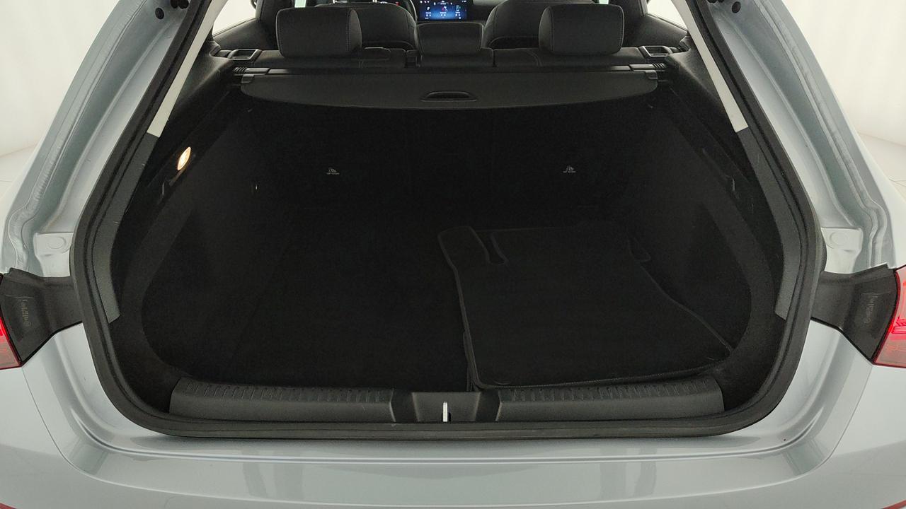 Mercedes-Benz CLA Shooting Brake 180 d Advanced auto