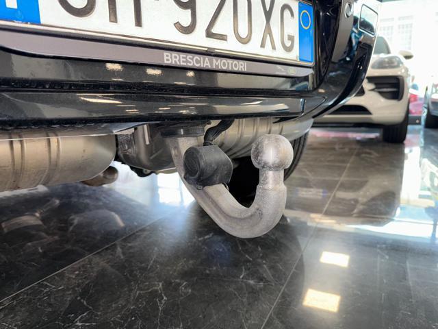 LAND ROVER Defender 90 3.0D I6 200 CV AWD Auto X-Dynamic SE / Sosp.