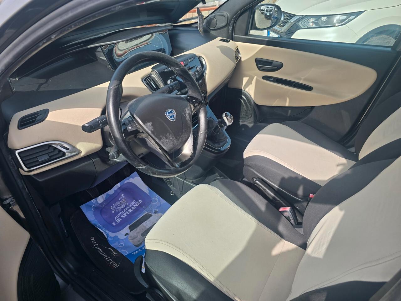 Lancia Ypsilon 1.2 GPL 69cv Ecochic Gold
