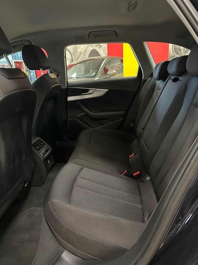 AUDI A4 Avant 2.0 TDI 150 CV ultra S tronic Design