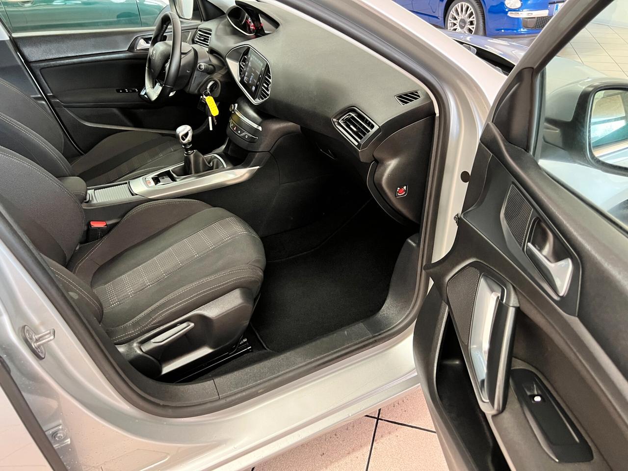 Peugeot 308 SW 1.6 BlueHDi 120cv ALLURE - LEGGERE -