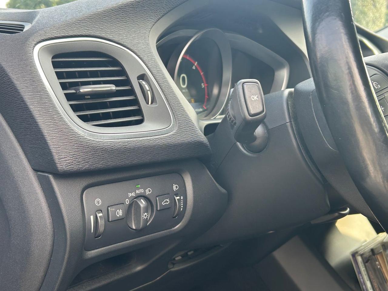 Volvo V40 Kinetic 2.0 D3 #9721