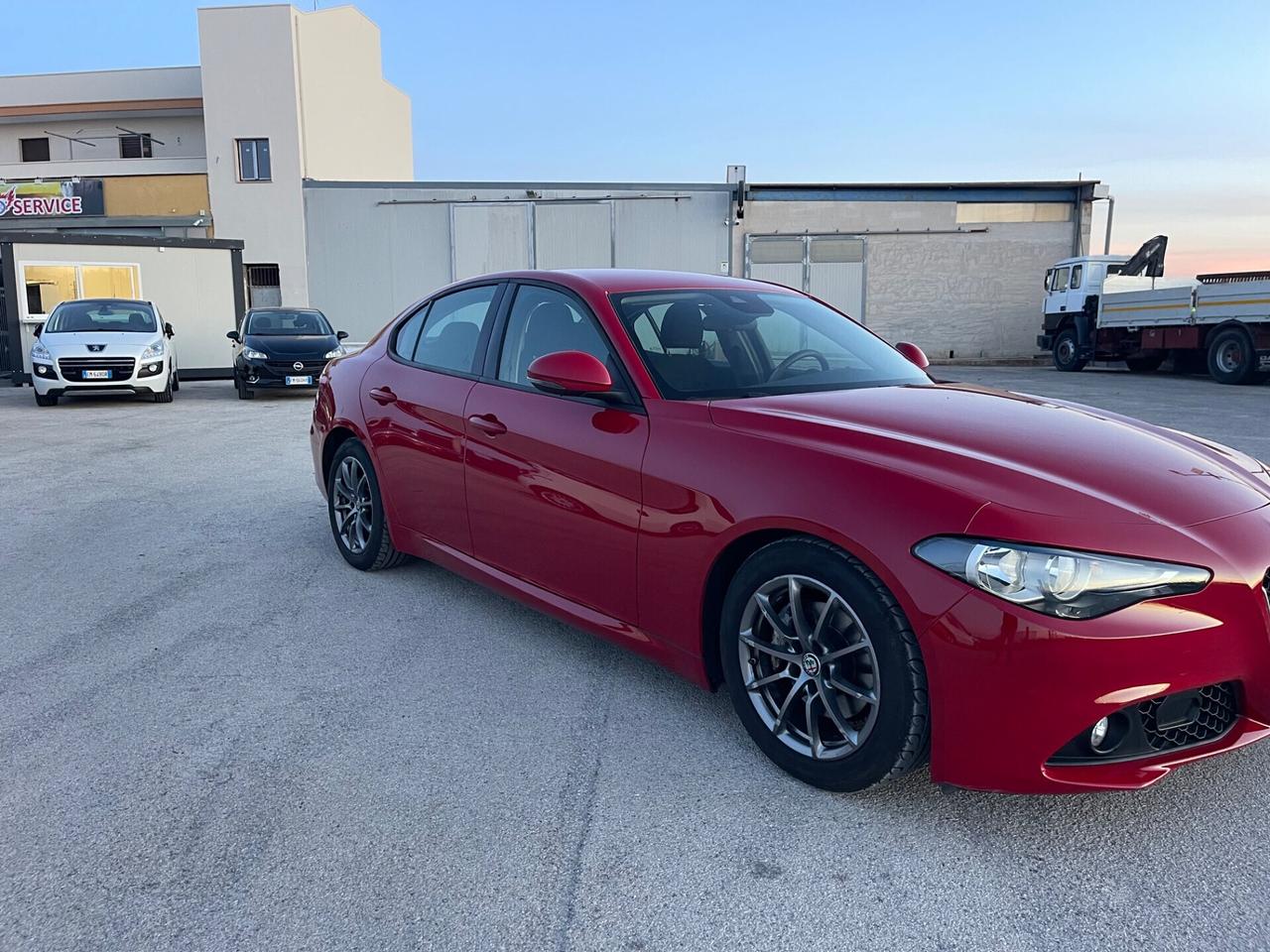 ALFA ROMEO GIULIA 2.2D ROSSA FULL 93000KM NUOVA