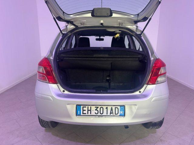 TOYOTA Yaris 1.3 5 porte M-MT Sol