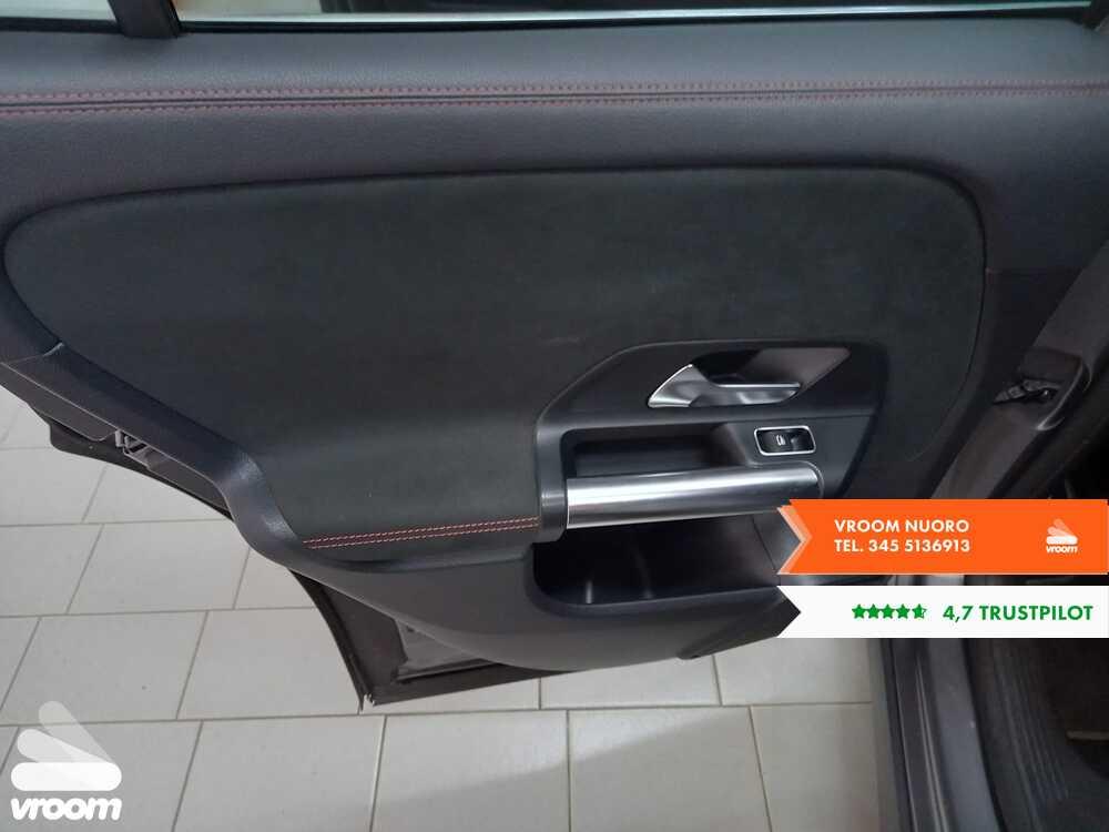 MERCEDES GLA (H247) GLA 200 d Automati...