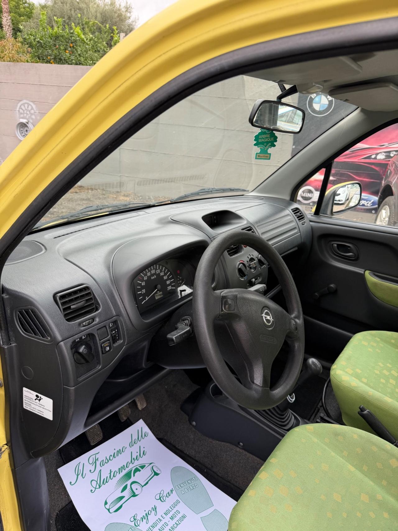 Opel Agila 1.0 12V Edition