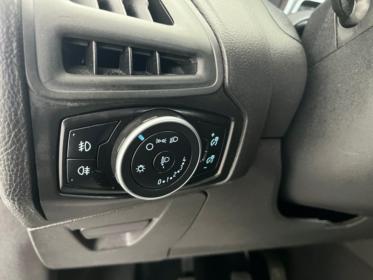 Ford Focus 1.5 TDCi 120 CV BERLINA