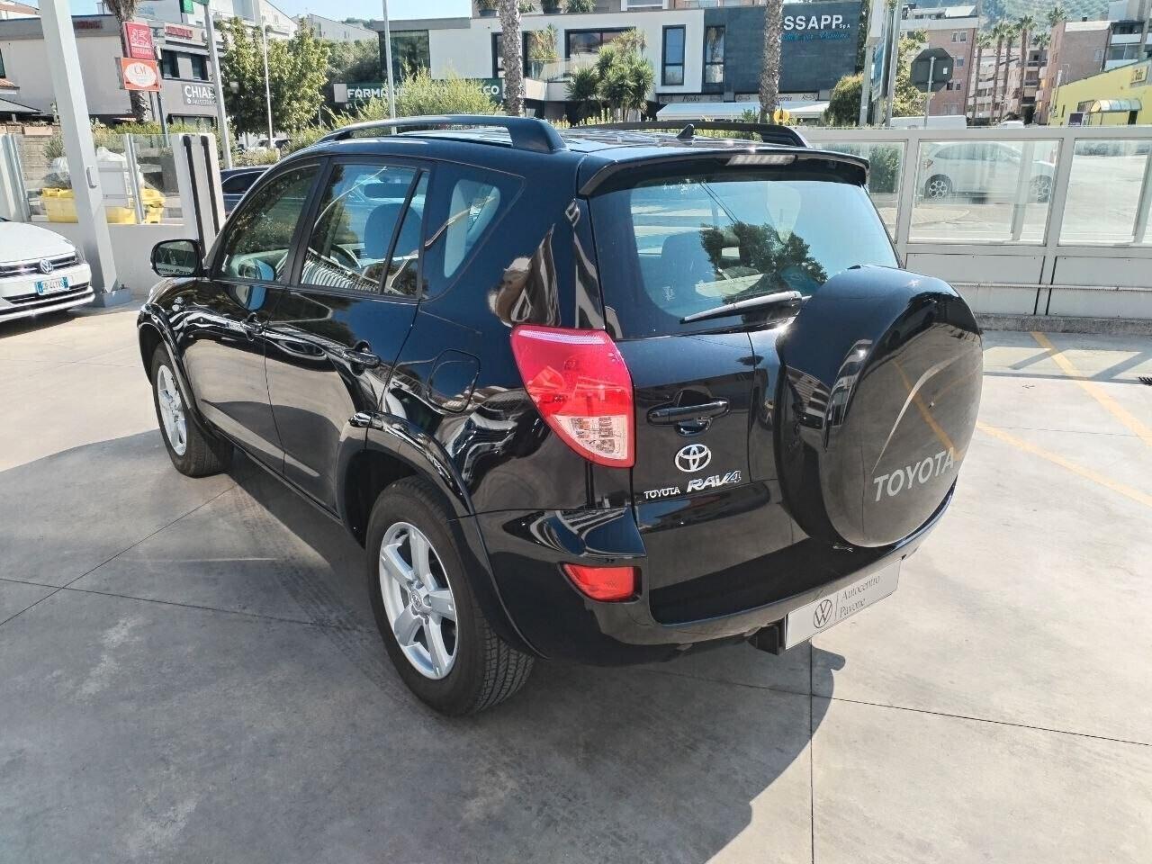 Toyota RAV 4 RAV4 2.2 D-4D 177 CV Luxury