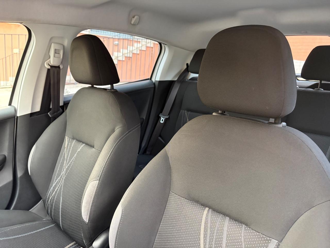 Peugeot 208 1.4 HDi 68 CV strafull