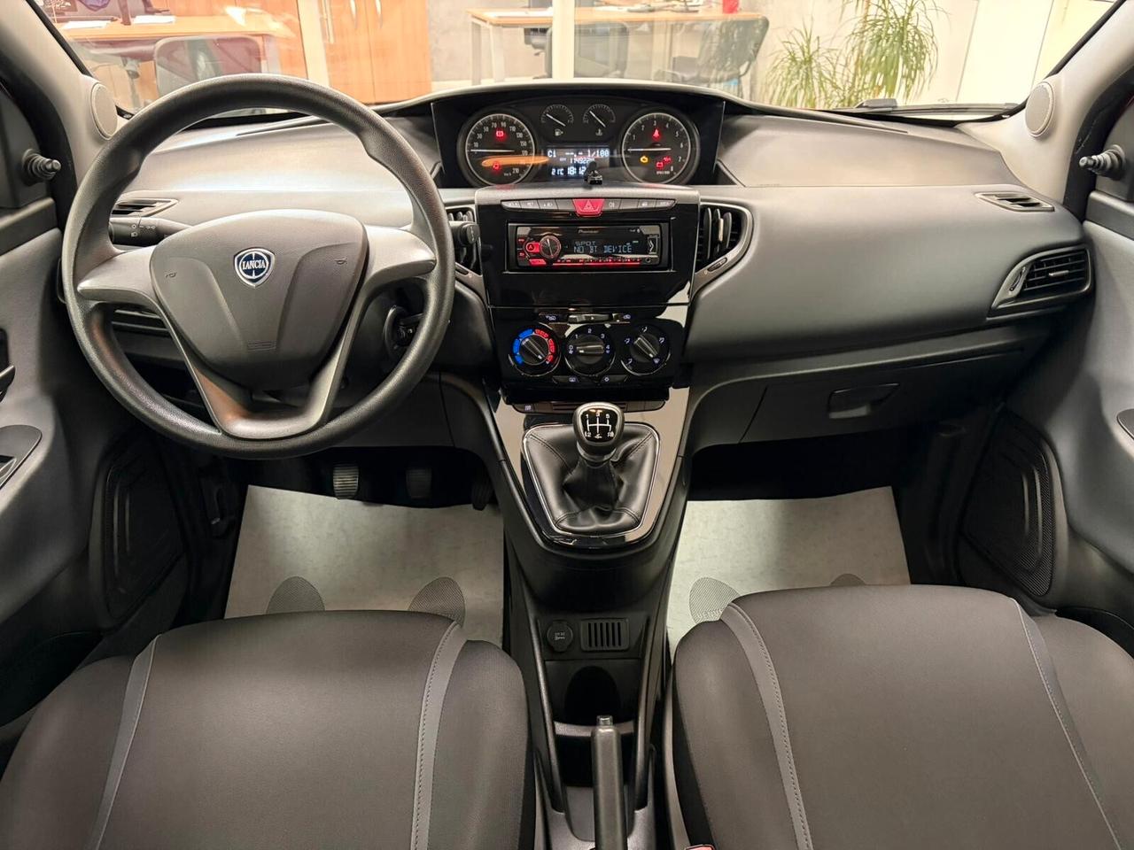 Lancia Ypsilon 1.2 Silver 69cv unico proprietario