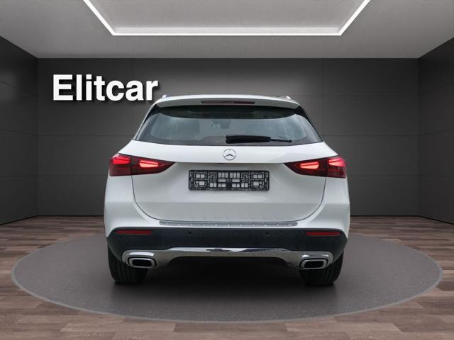 MERCEDES-BENZ GLA 180 Automatic Progressive Advanced