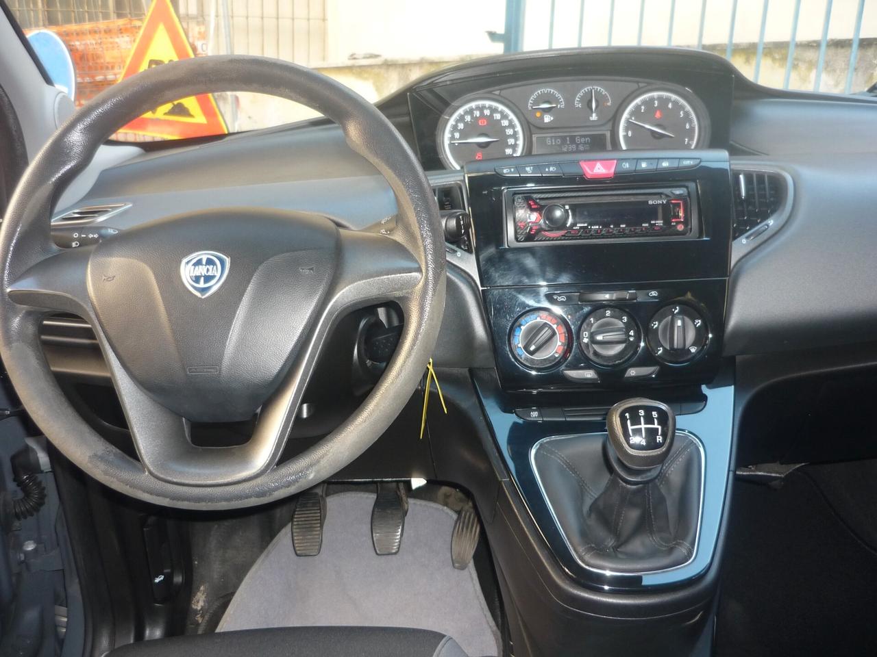 Lancia Ypsilon 0.9 TwinAir 85 CV 5 porte Metano Ecochic Gold