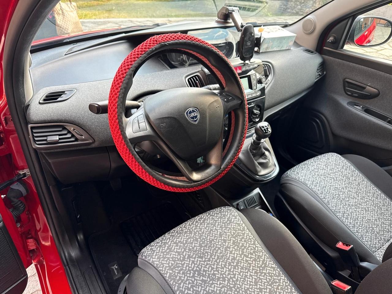 Lancia Ypsilon 1.2 69 CV 5 porte GPL Silver