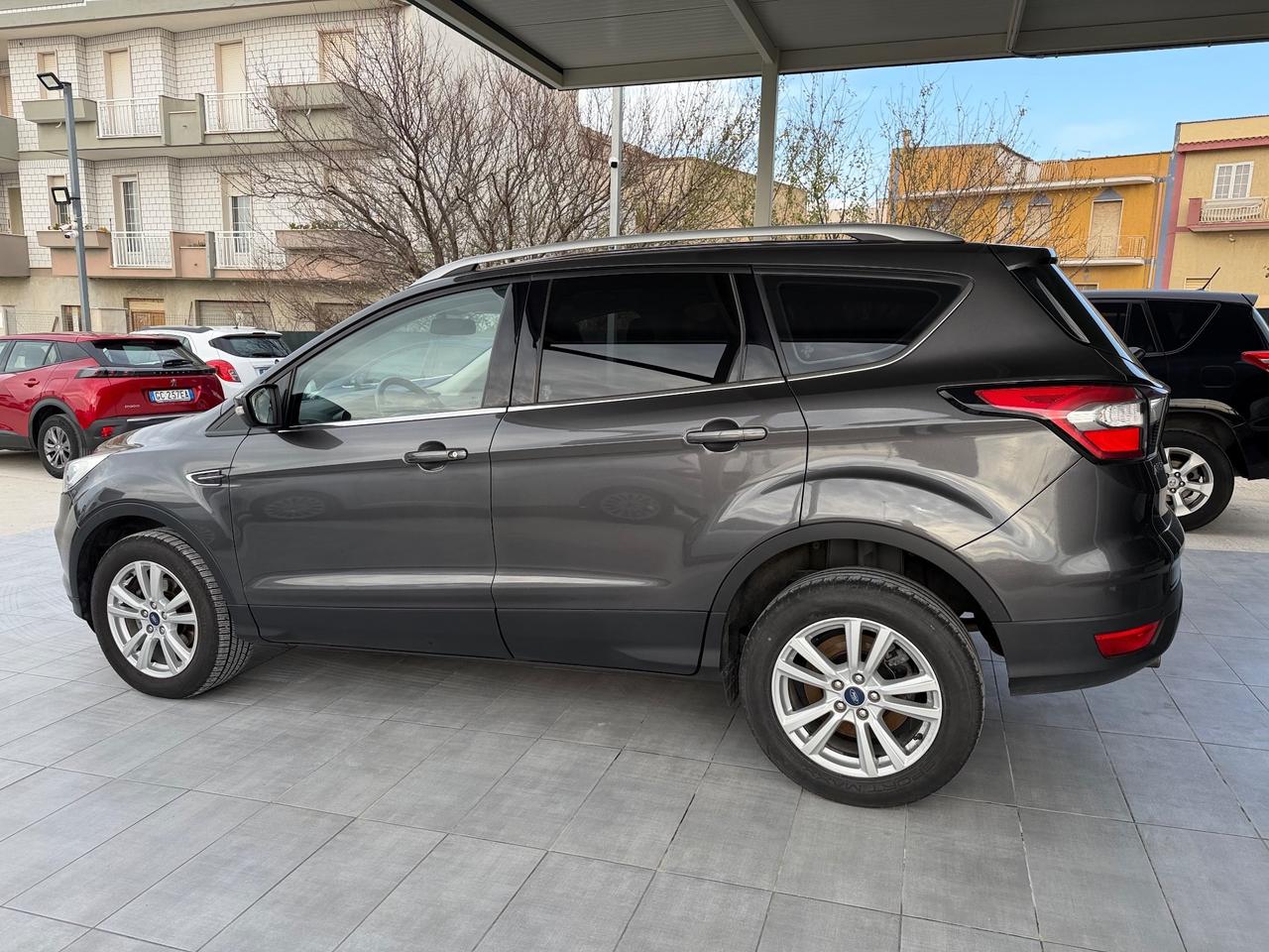 Ford Kuga 1.5 TDCI 120 CV S&S 2WD ST-Line
