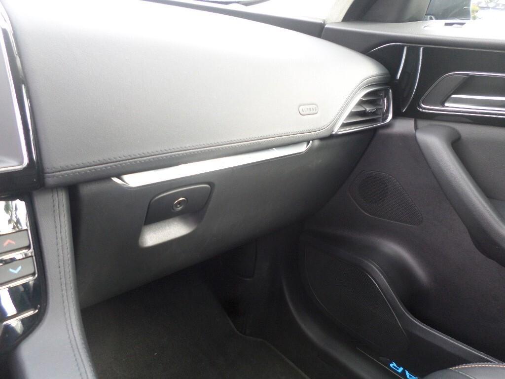 Jaguar F-Pace 2.0 D 180 CV AWD aut. Prestige