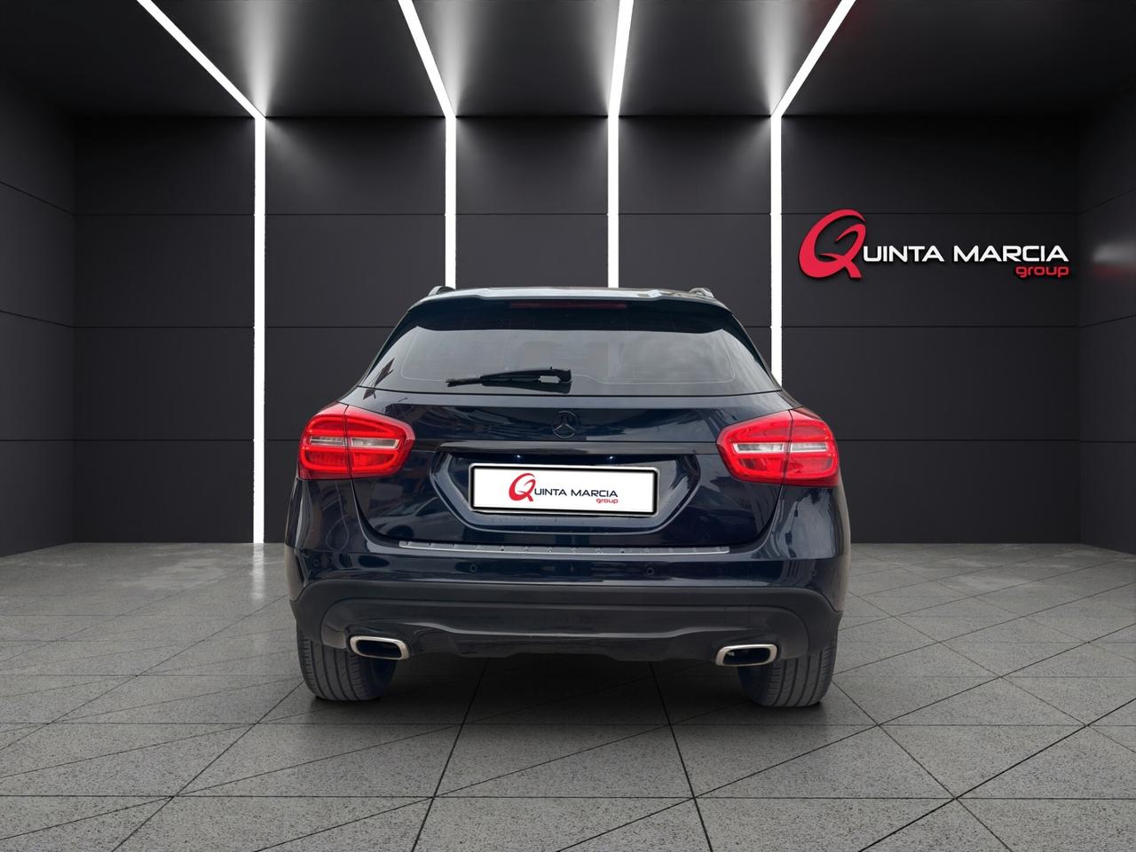 Mercedes-Benz GLA 200d SPORT AUTOMRETROCAMCARPLAY
