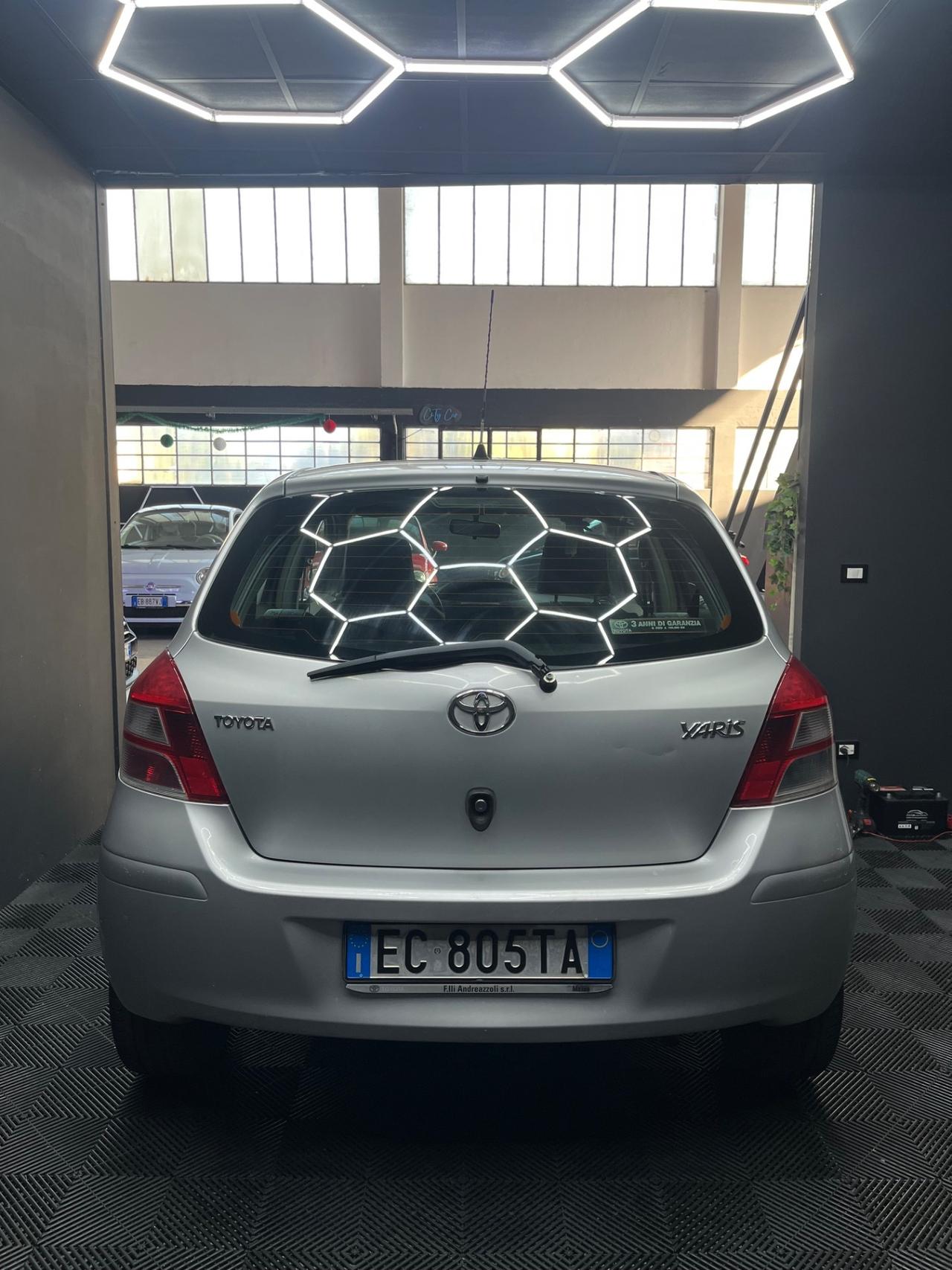 TOYOTA YARIS 1.0 BENZINA 68 CV – 2010