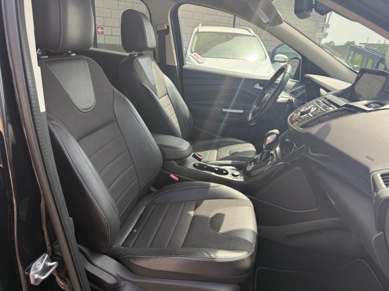 Ford Kuga 2.0 TDCI 140 CV 4WD Powershift Business