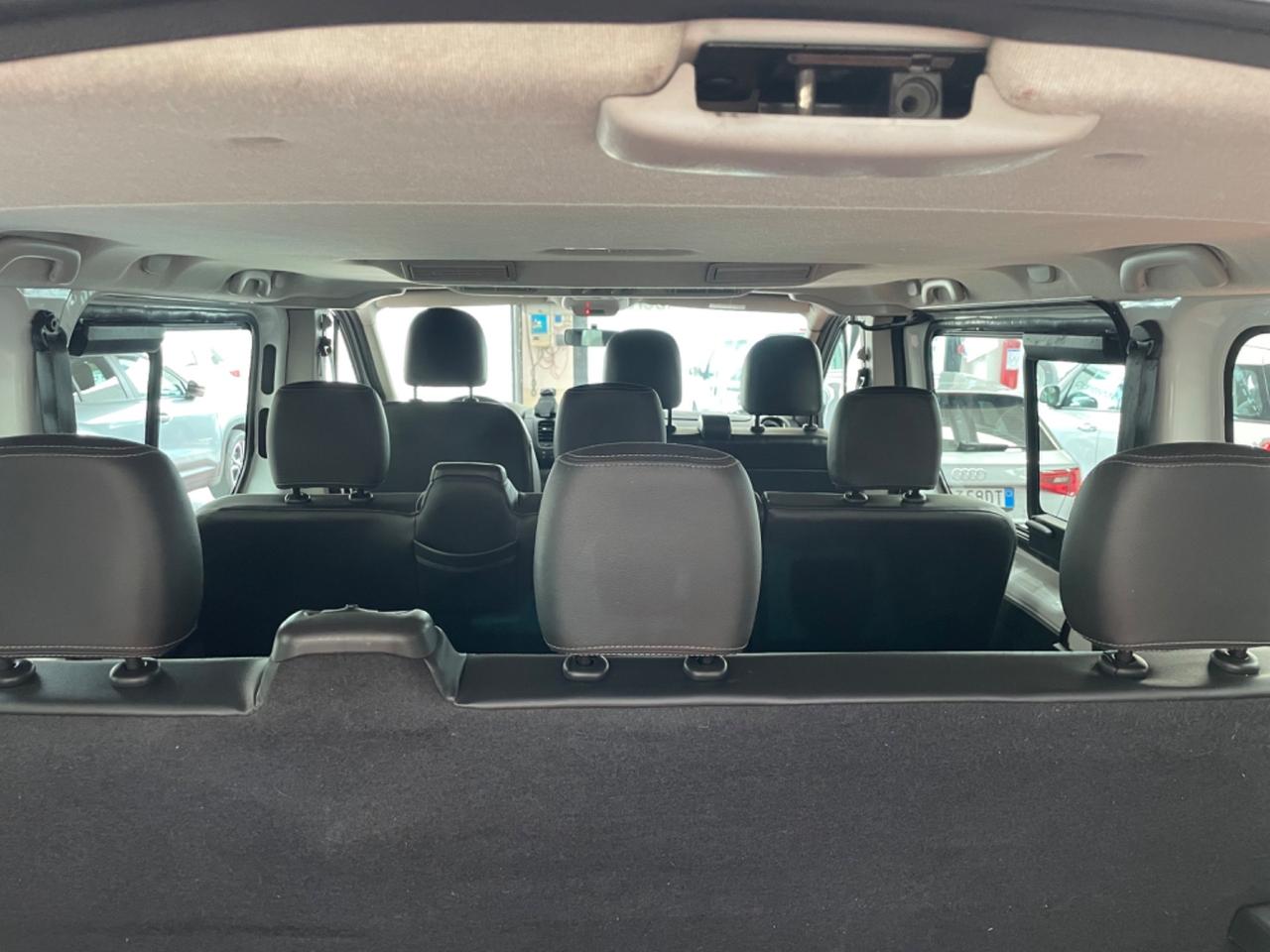 Opel Vivaro 9 posti