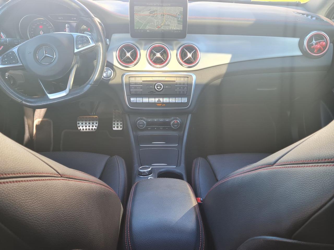 Mercedes-Benz GLA 250 Premium #8103