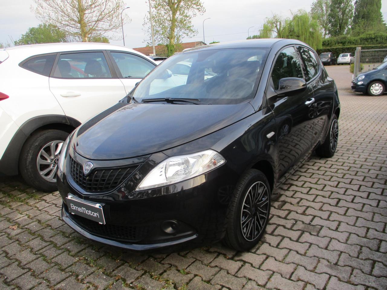 Lancia Ypsilon 1.0 Hybrid Silver Plus - Ok Neopat./Bluetooth