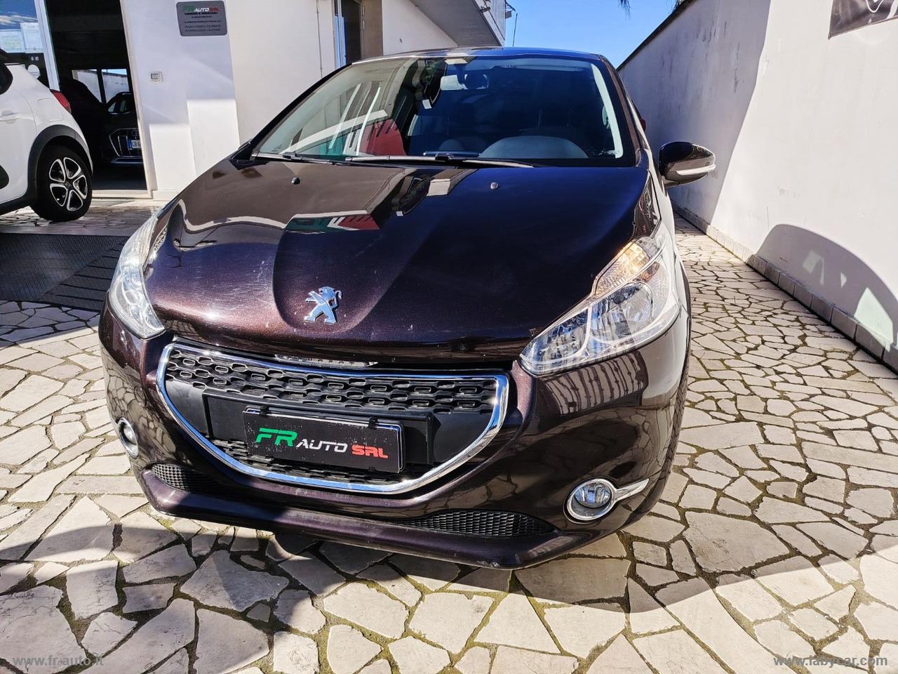 PEUGEOT 208 1.2 VTi 82 CV 5p. Allure