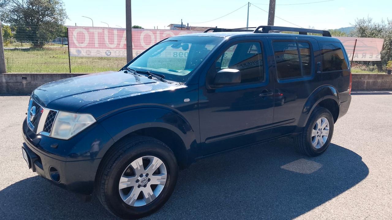 Nissan Pathfinder 2.5 dCi LE