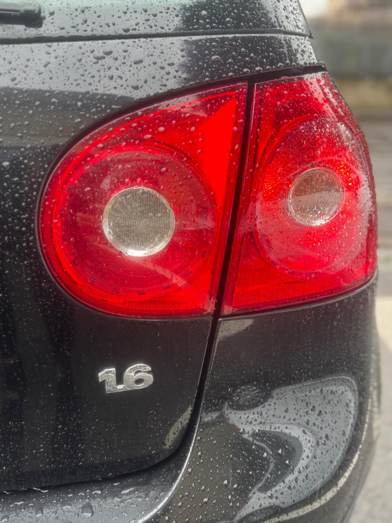 Volkswagen Golf 1.6 16V FSI 5p. Comfortline