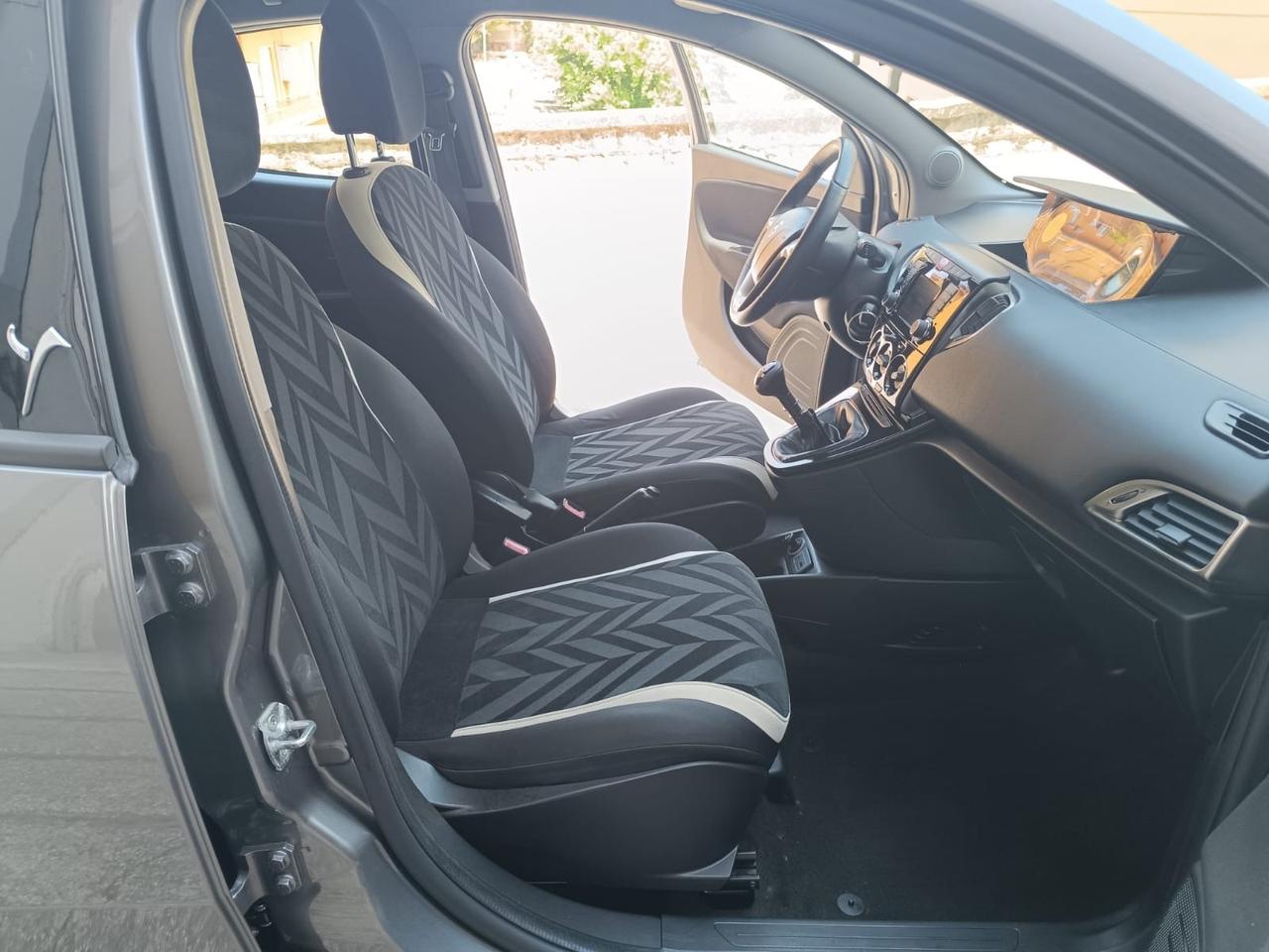 Lancia Ypsilon 1.3 MJT 16V 95 CV 5 porte S&S Gold