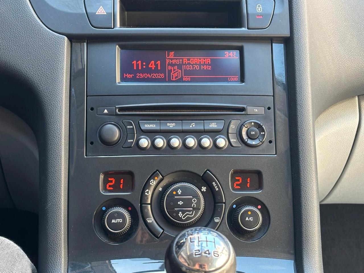 Peugeot 5008 1.6 HDi 115CV Business