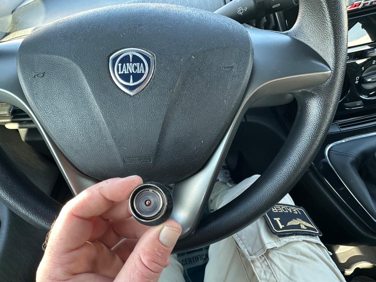 Lancia Ypsilon 1.2 69 CV 5 porte GPL Ecochic Silver