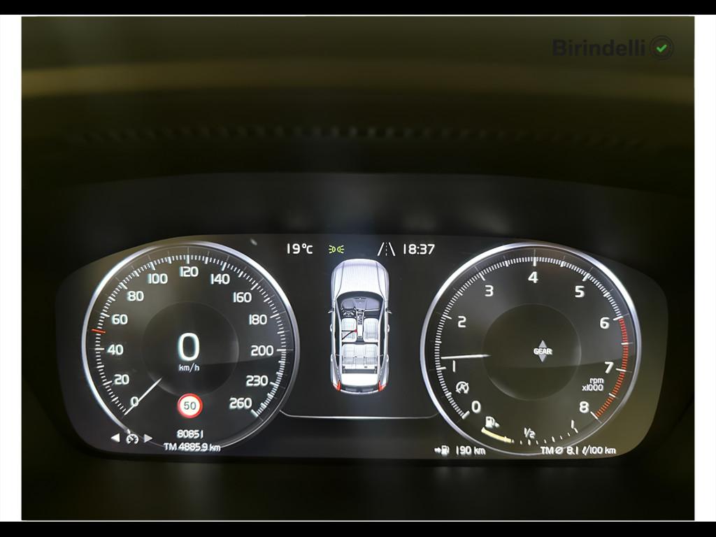 VOLVO XC40 (2017-->) - XC40 T2 Momentum