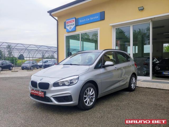 BMW 216i Active Tourer navi-park pilot