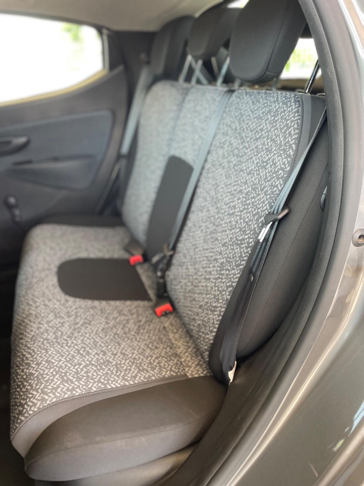Lancia Ypsilon 1.0 FireFly 5 porte S&S Hybrid Ecochic Silver