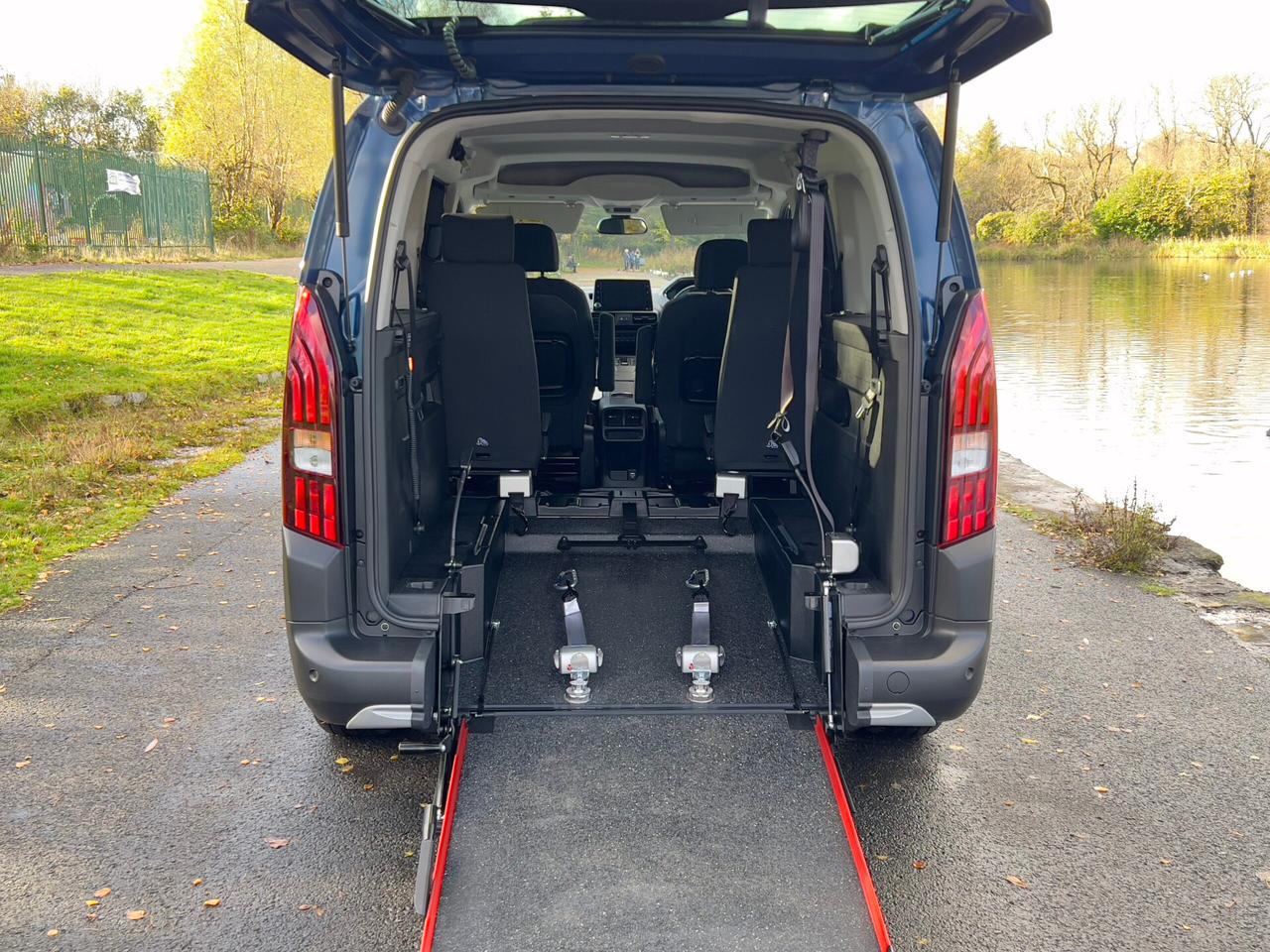 Peugeot Rifter e-Rifter motore elettrico 136 CV 50kWh Allure Long