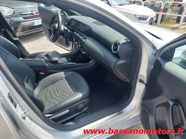 MERCEDES-BENZ A 250 e hybrid EQ Business Plug In
