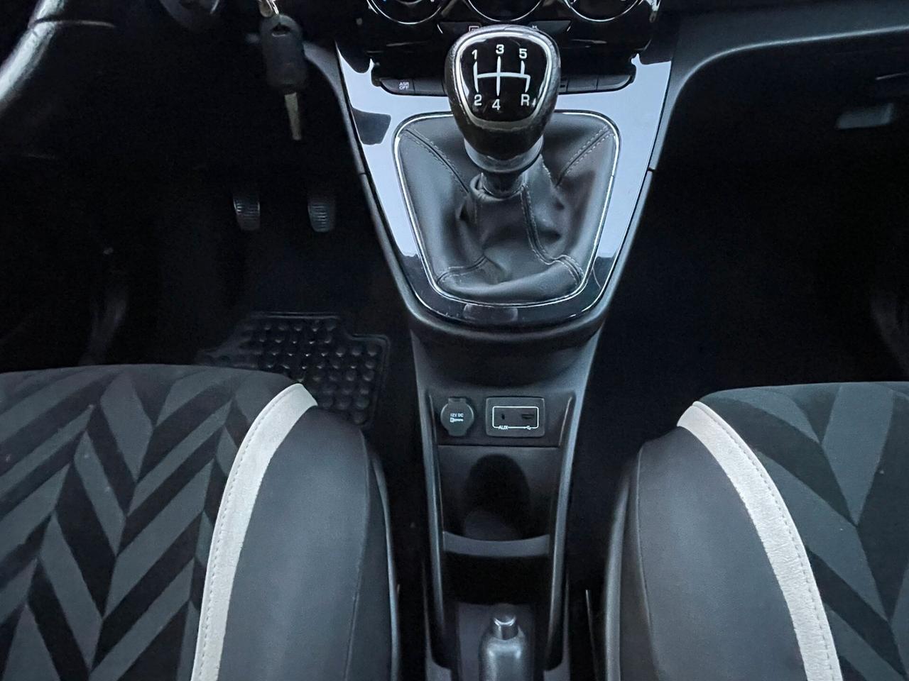 Lancia Ypsilon 1.2 69 CV 5 porte Gold