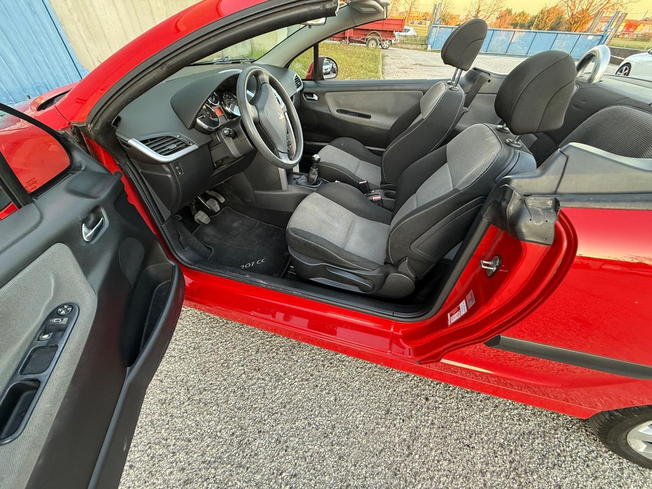 Peugeot 207 1.6 VTi 120CV CC Féline