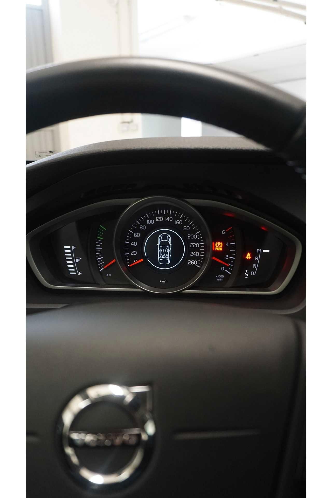 Volvo V40 D2 Geartronic Business