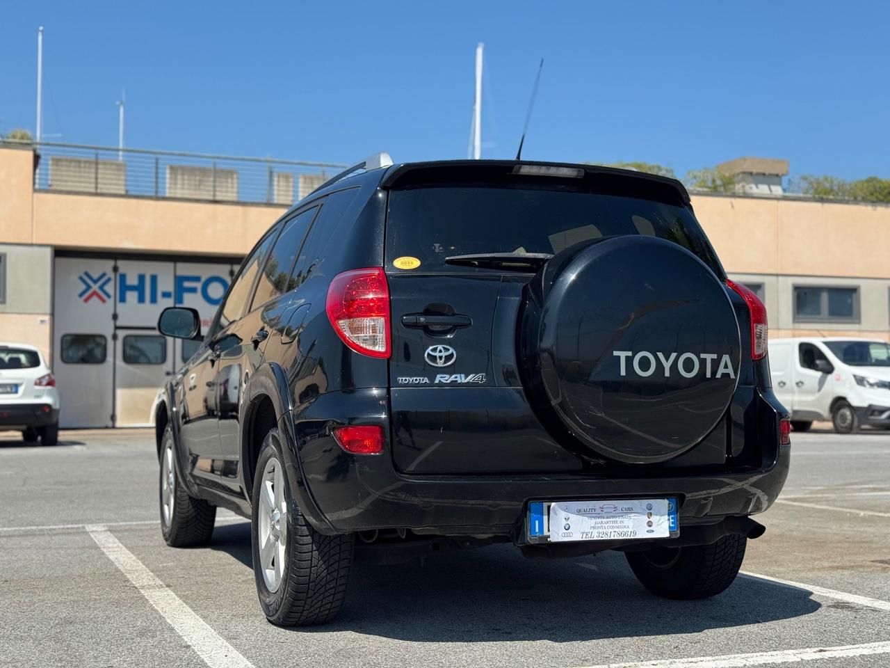 TOYOTA RAV 4 2.2D4-D 177 CV LUXURY 12 MESI DI GARANZIA