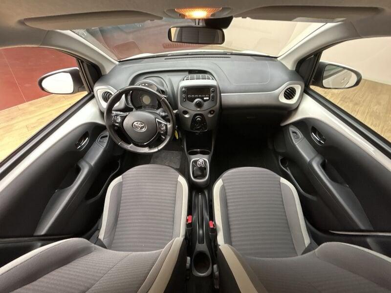 Toyota Aygo 1.0 x-cool 72 CV