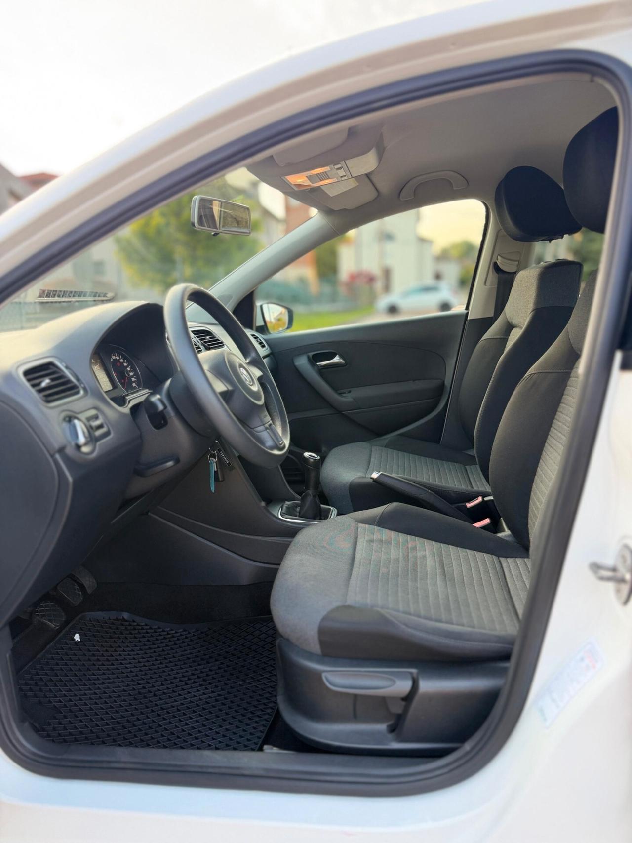 Volkswagen Polo 1.2 benzina. neopatentati