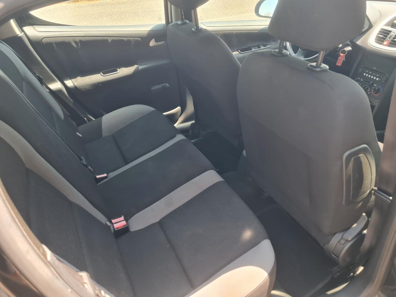 Peugeot 207 1.4 8V 75CV 5p. Energie