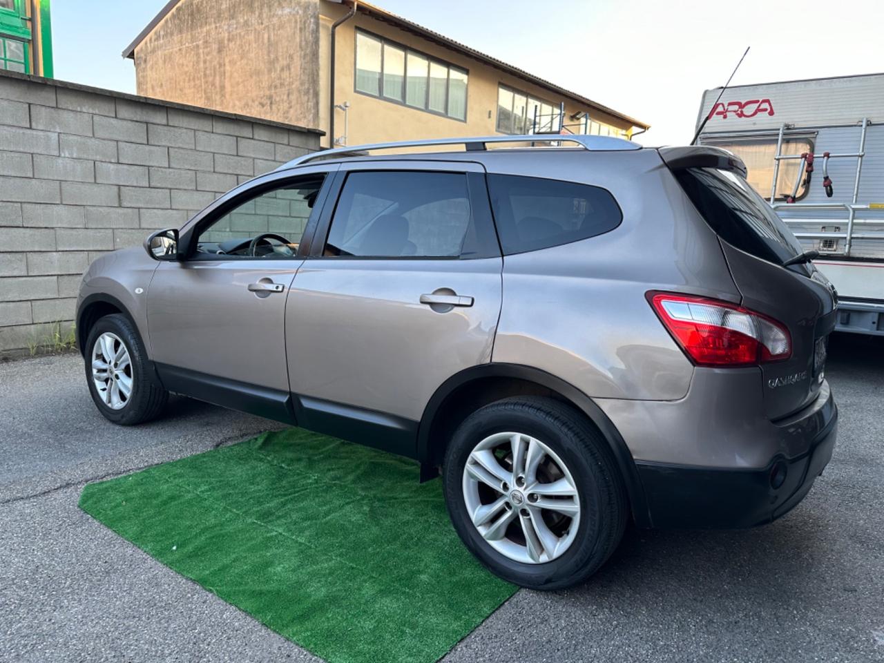 NISSAN QASHQAI 7 POSTI 1,6 BENZINA