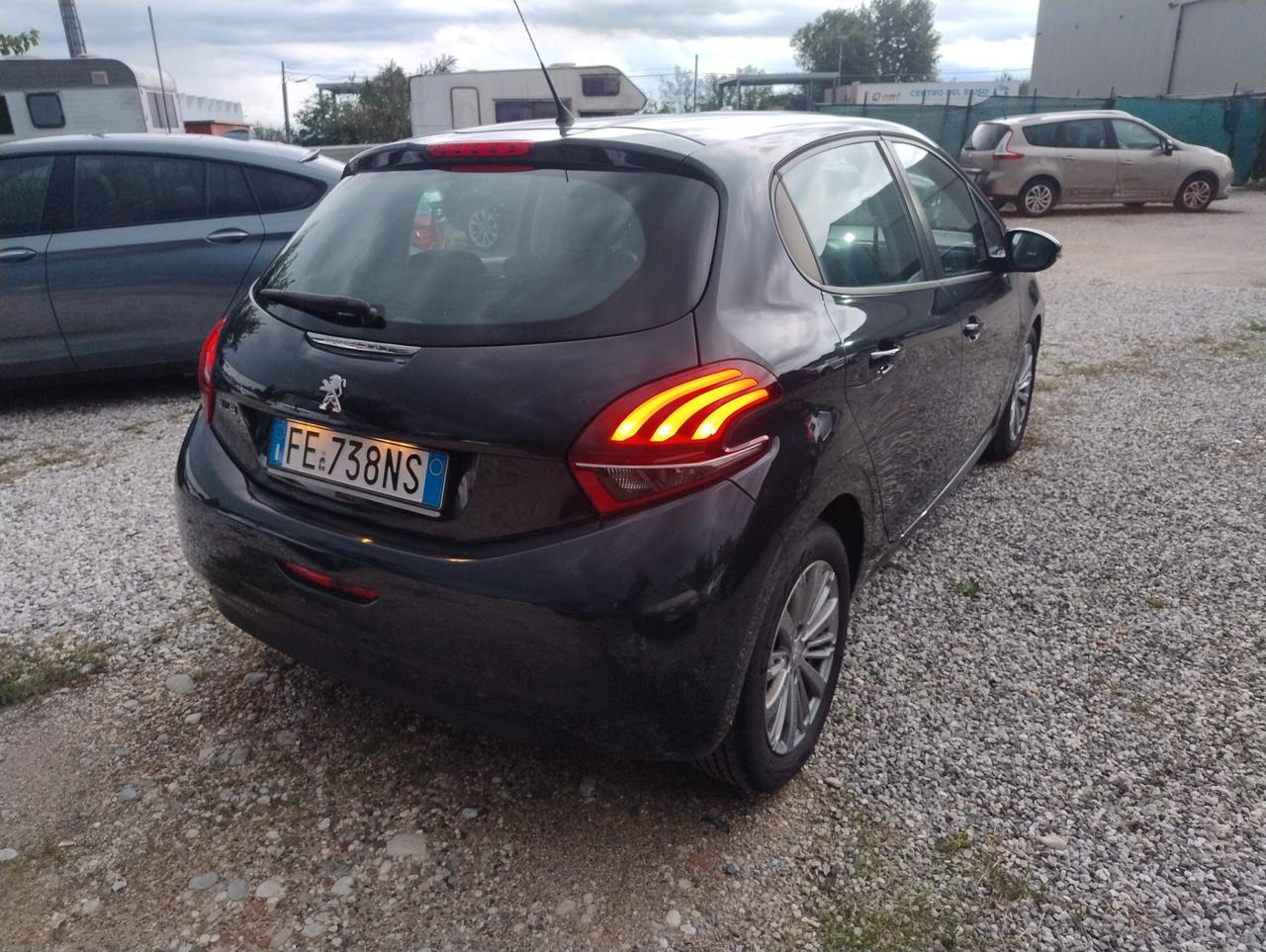 Peugeot 208 BlueHDi 75 5 porte Allure
