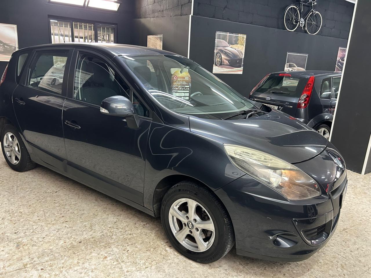 Renault Scenic Scénic X-Mod 1.5 dCi 105CV Confort