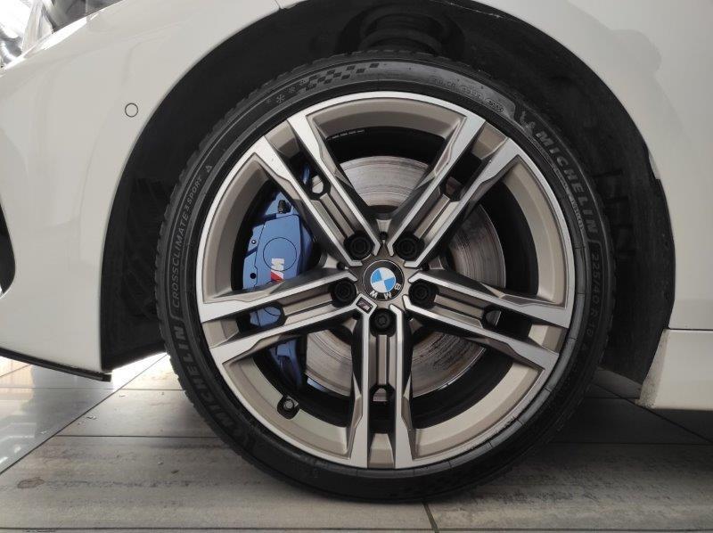 BMW Serie 1 (F40) - M 135i xDrive