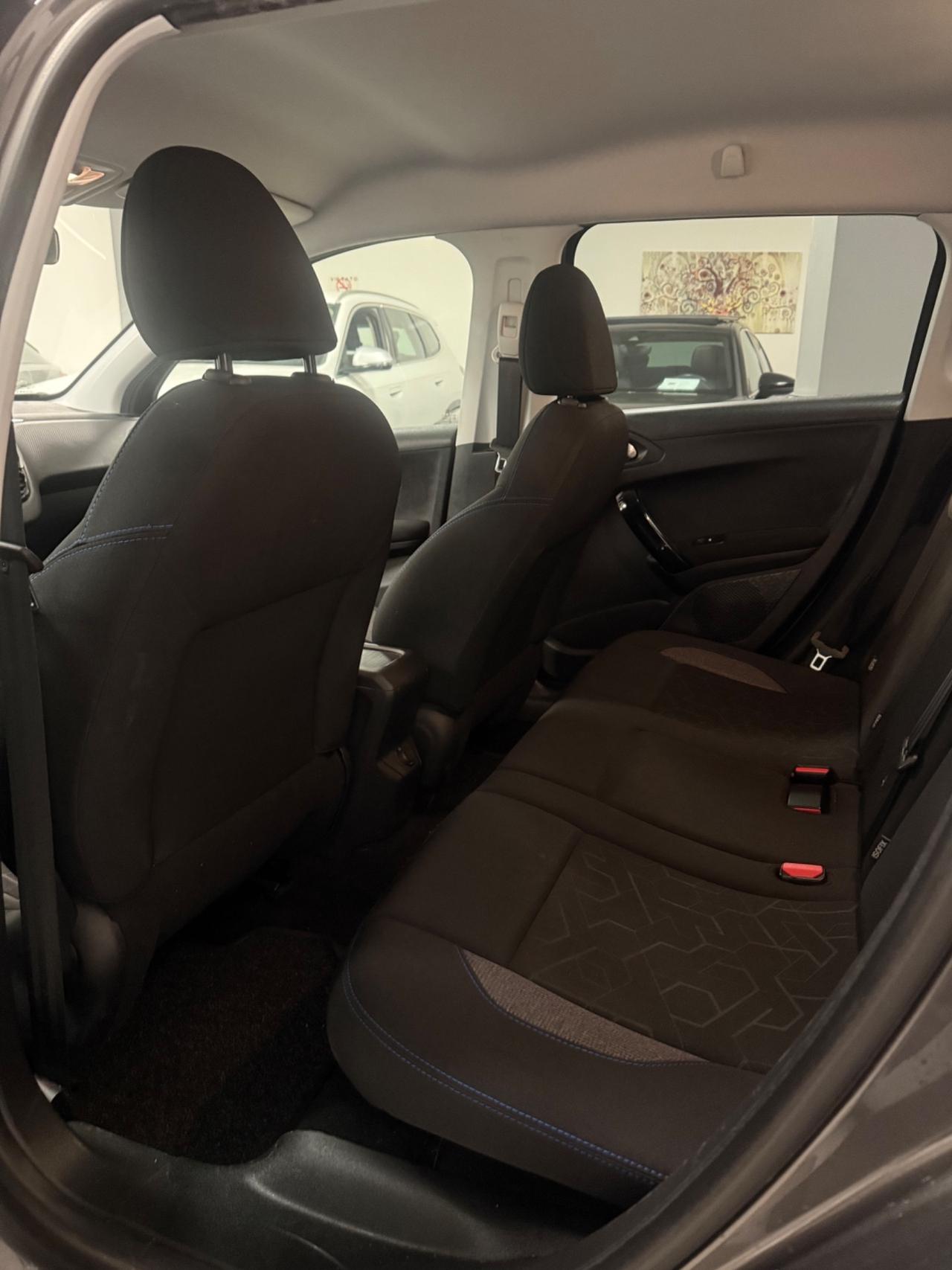 Peugeot 2008 BlueHDi 100 S&S Allure