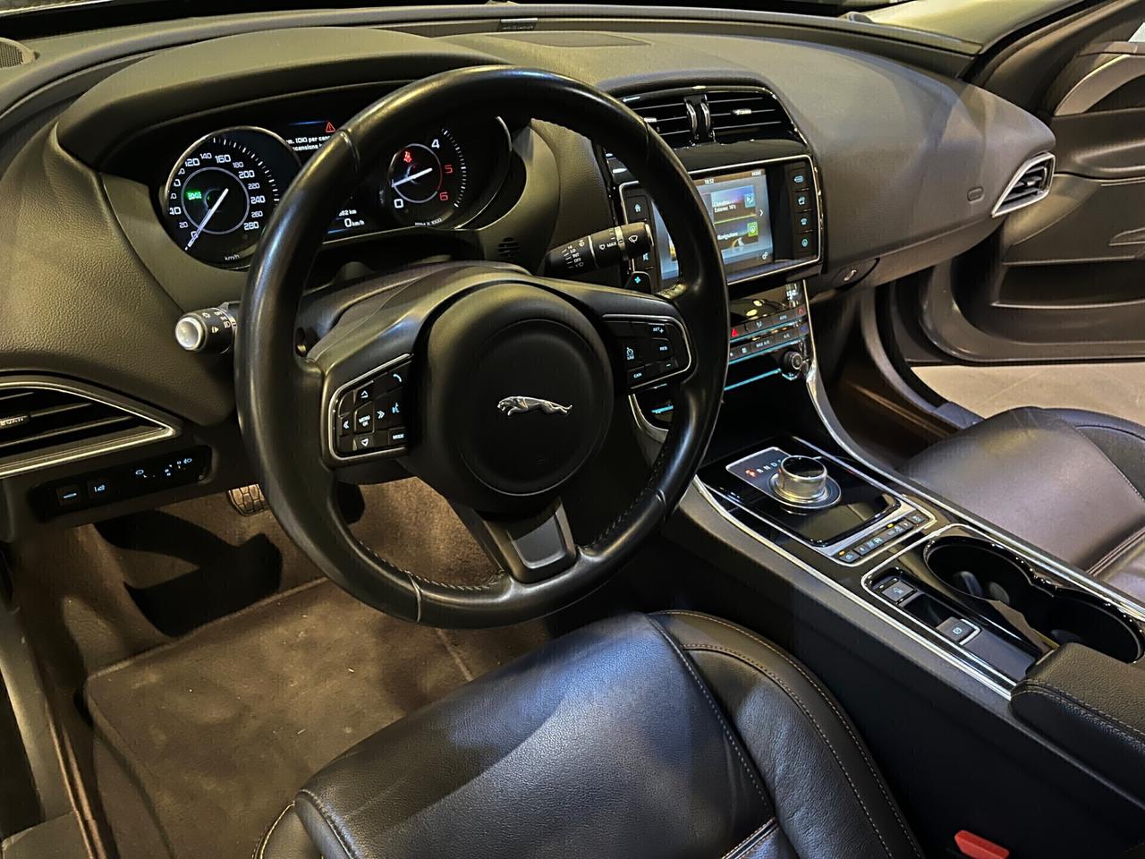 Jaguar XE 2.0d Prestige 180cv auto 88.000 KM!!!